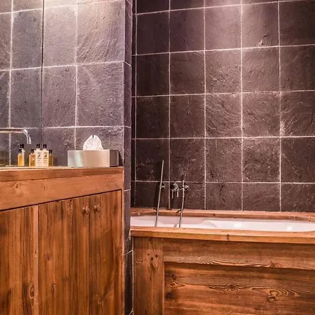 St. Anton Peak Luxe Hidden Gem Jacuzzi Lejlighed *